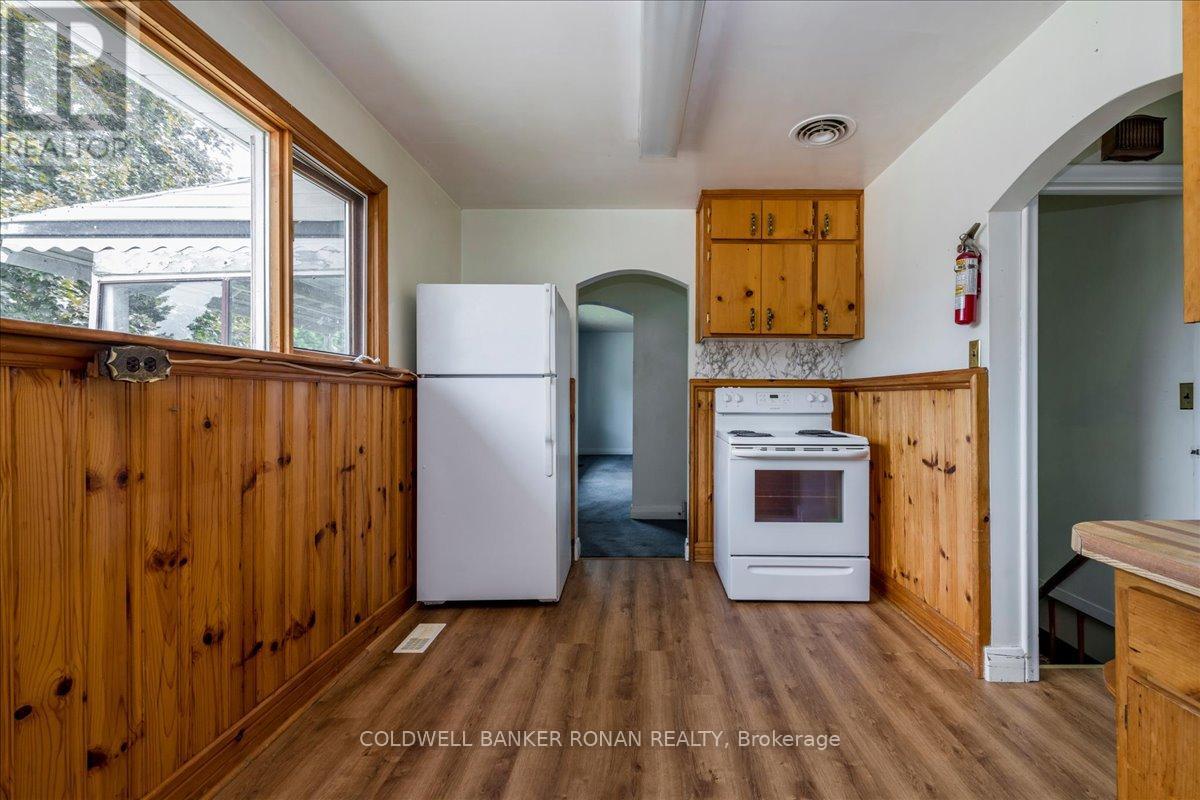 199 Tupper Street W Property Photo 5