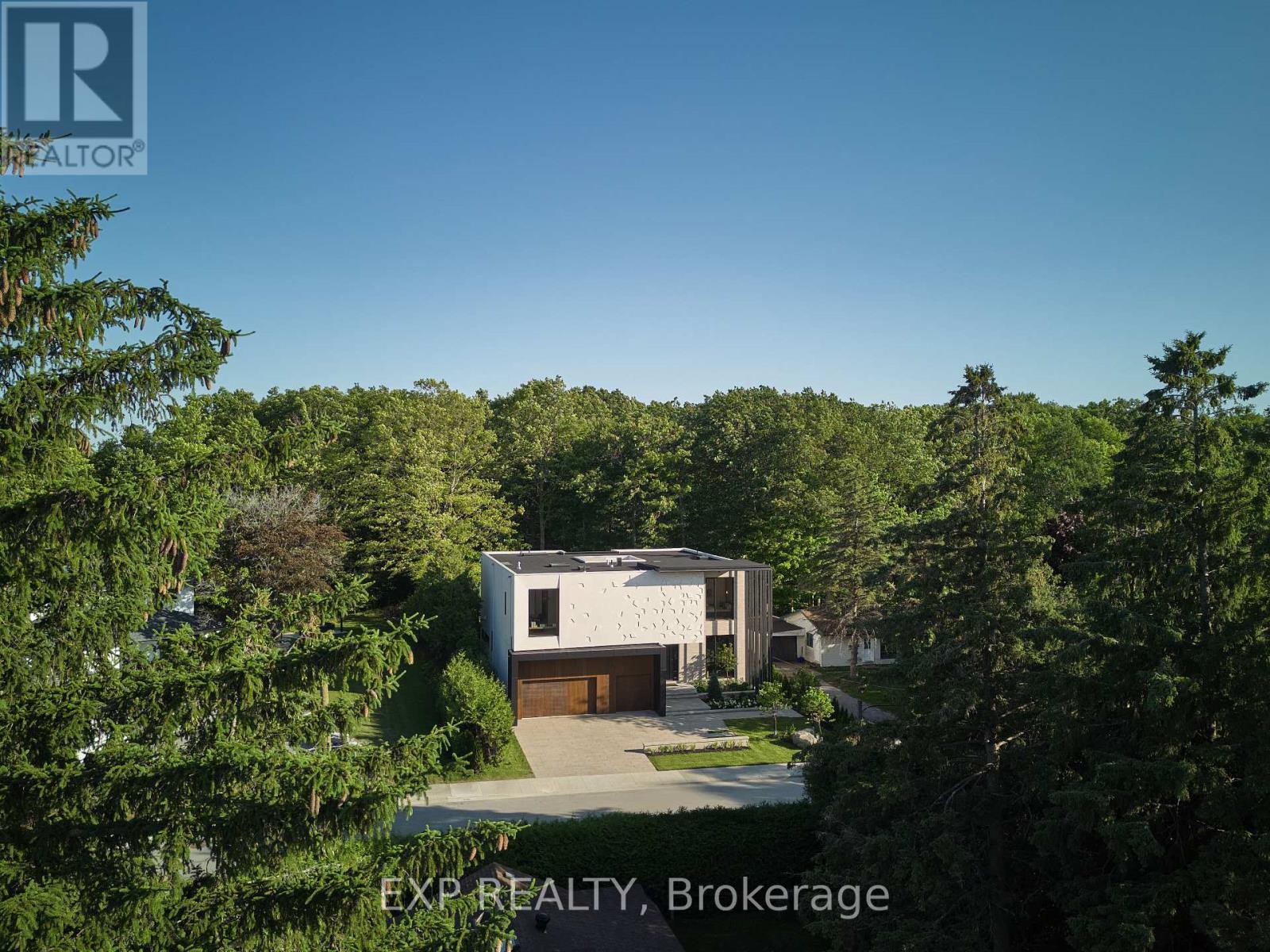 105 Park Crescent Property Photo 4