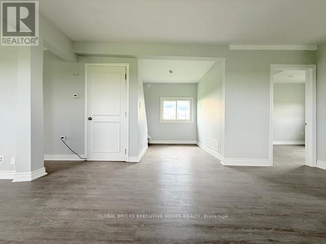 325 King Street Property Photo 10