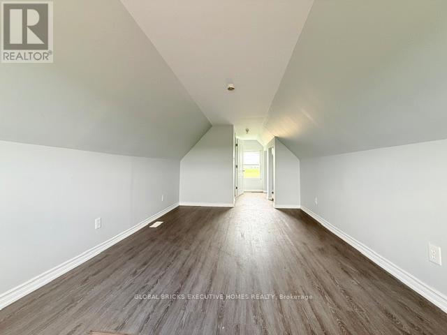 325 King Street Property Photo 13