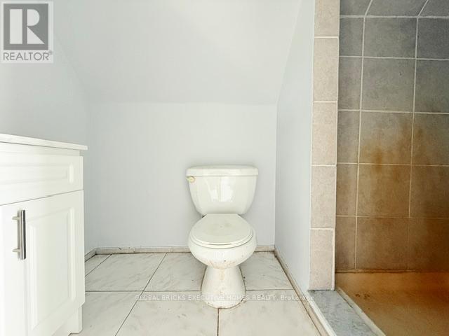 325 King Street Property Photo 15