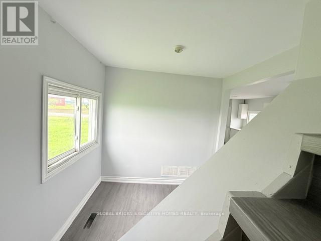 325 King Street Property Photo 16
