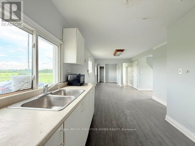 325 King Street Property Photo 17