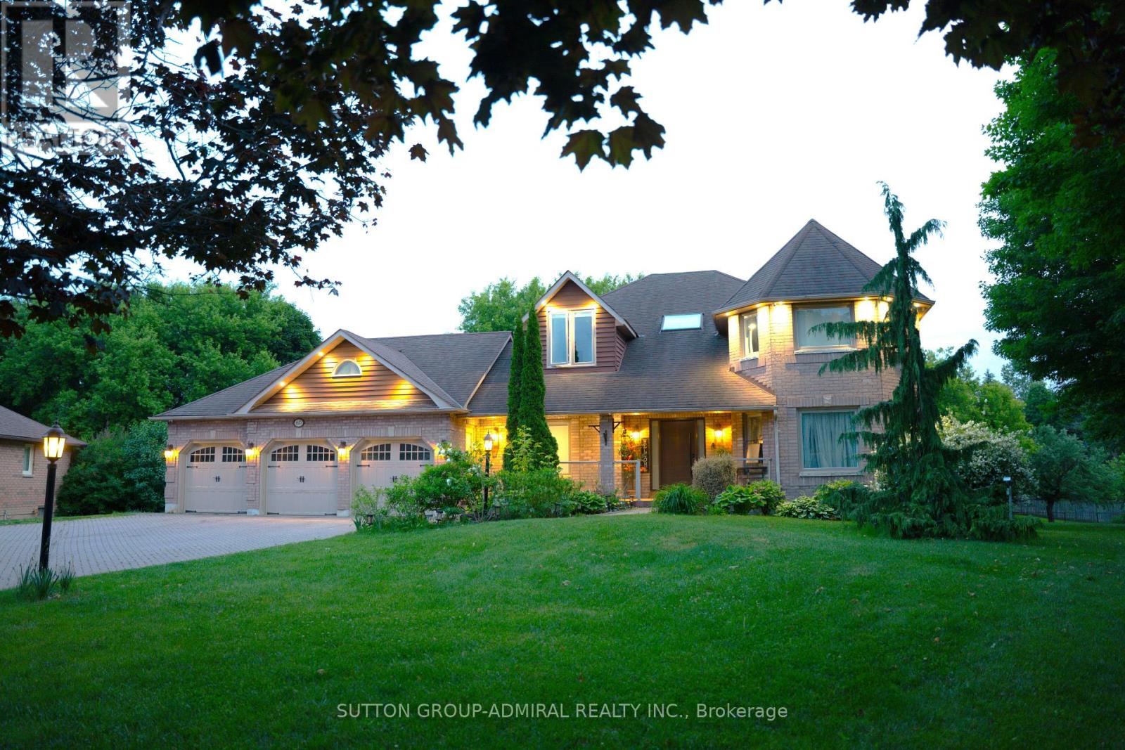60 Maple Way Property Photo 1