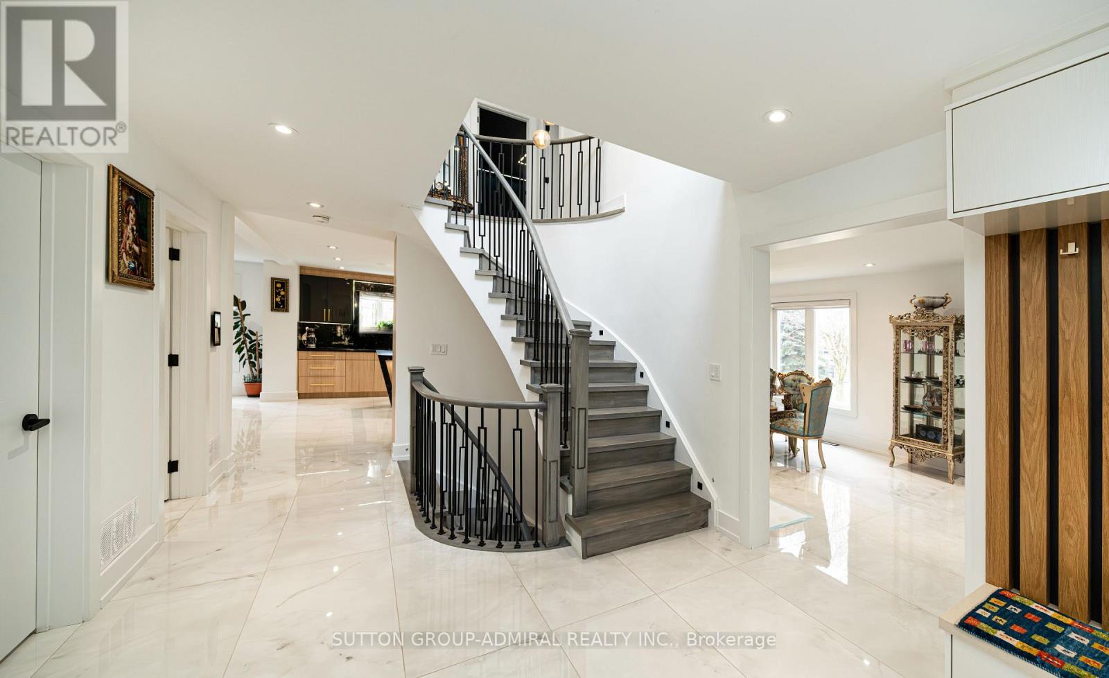 60 Maple Way Property Photo 3