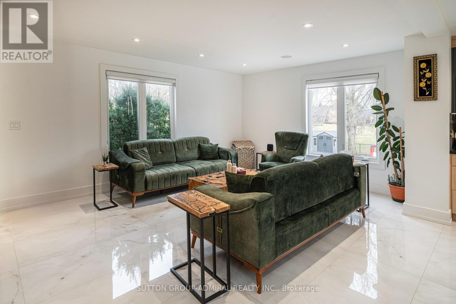 60 Maple Way Property Photo 10