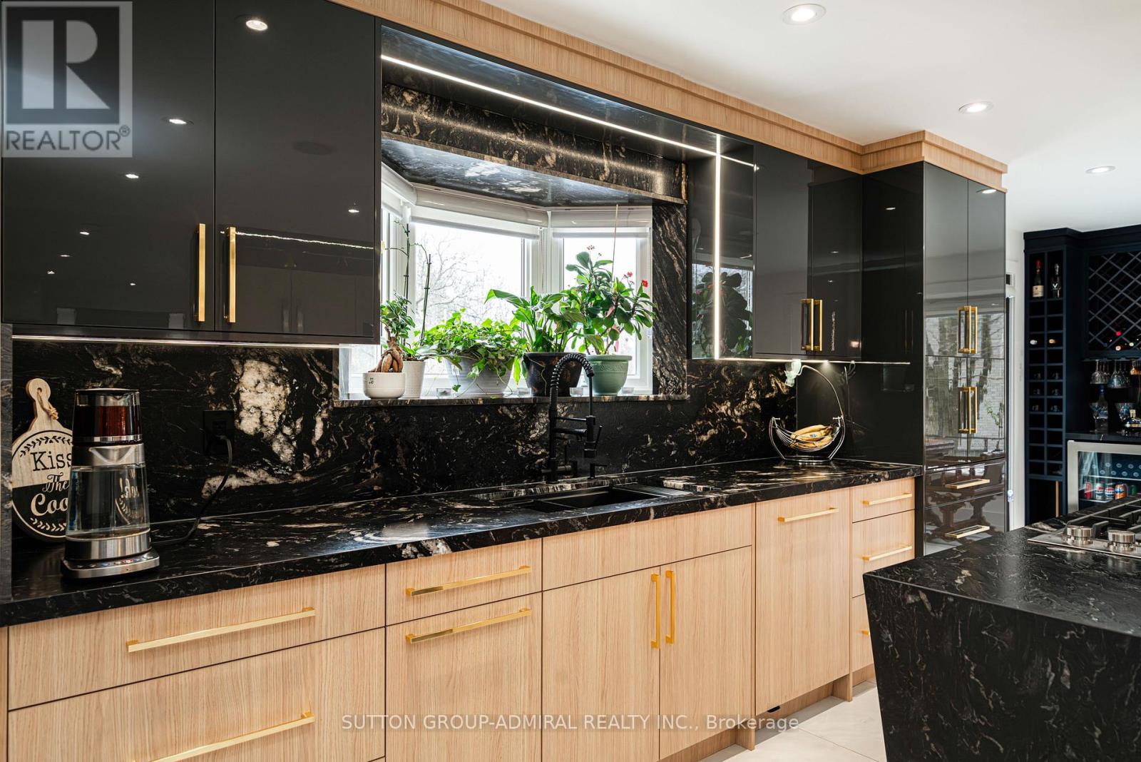 60 Maple Way Property Photo 11