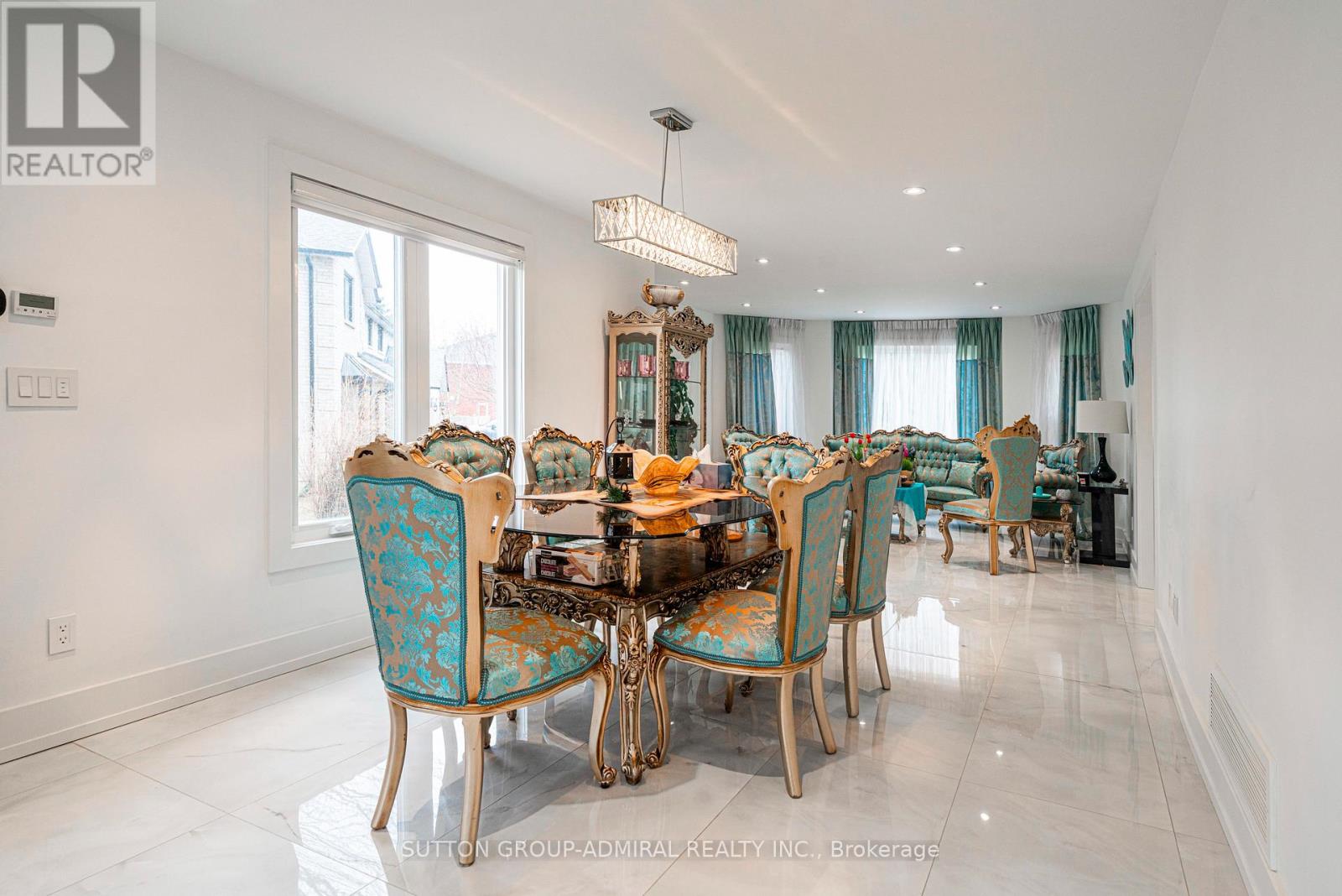 60 Maple Way Property Photo 14