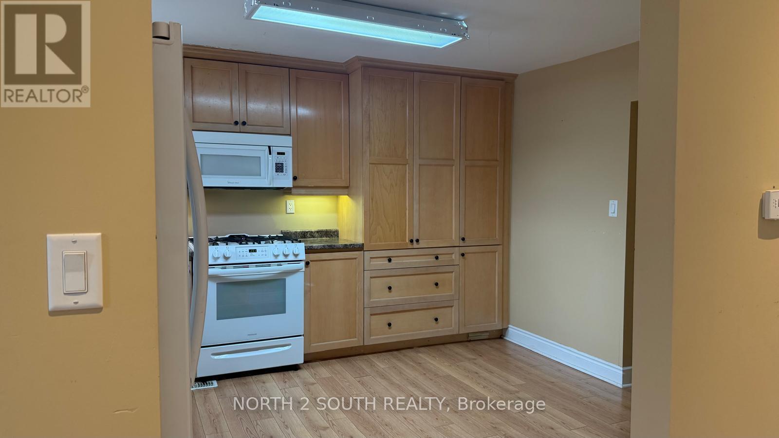 1125 Shore Acres Drive Property Photo 7