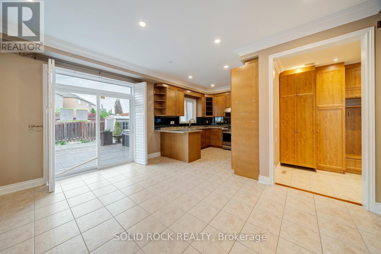 32 Albert Roffey Crescent Property Photo 7