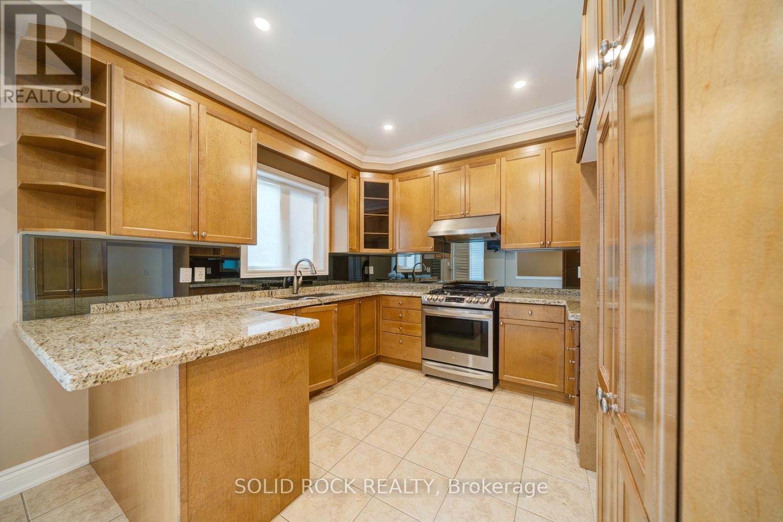32 Albert Roffey Crescent Property Photo 9