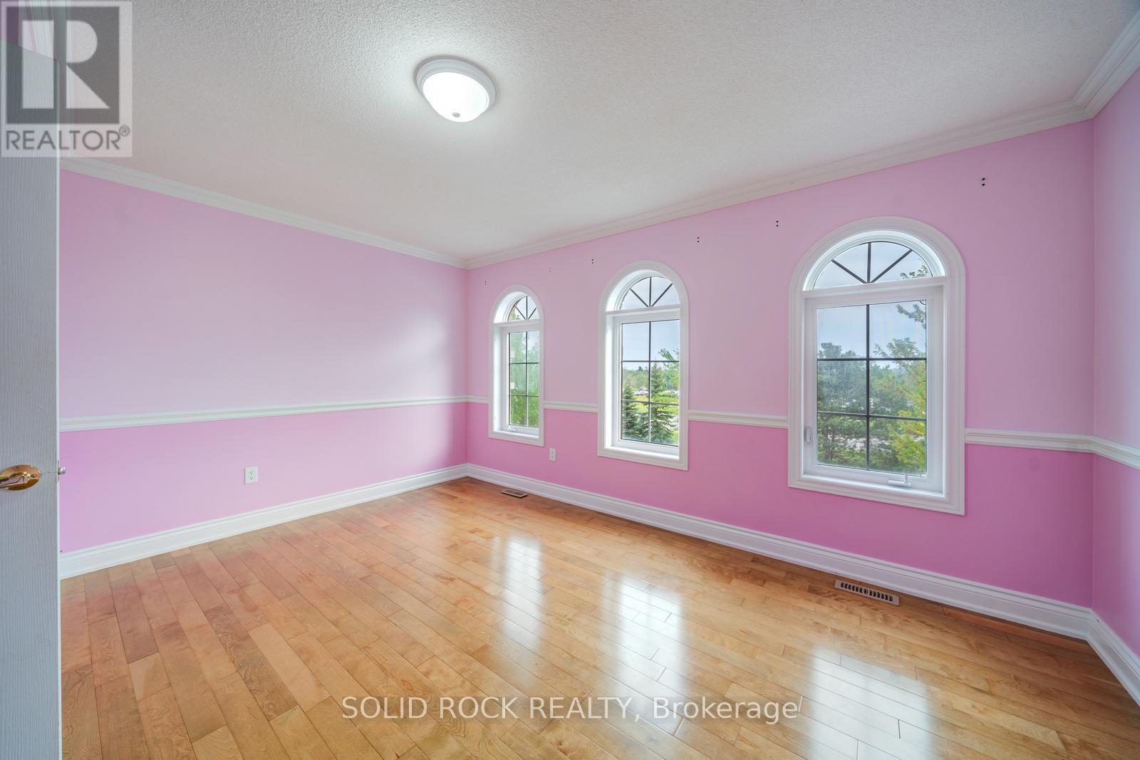 32 Albert Roffey Crescent Property Photo 25