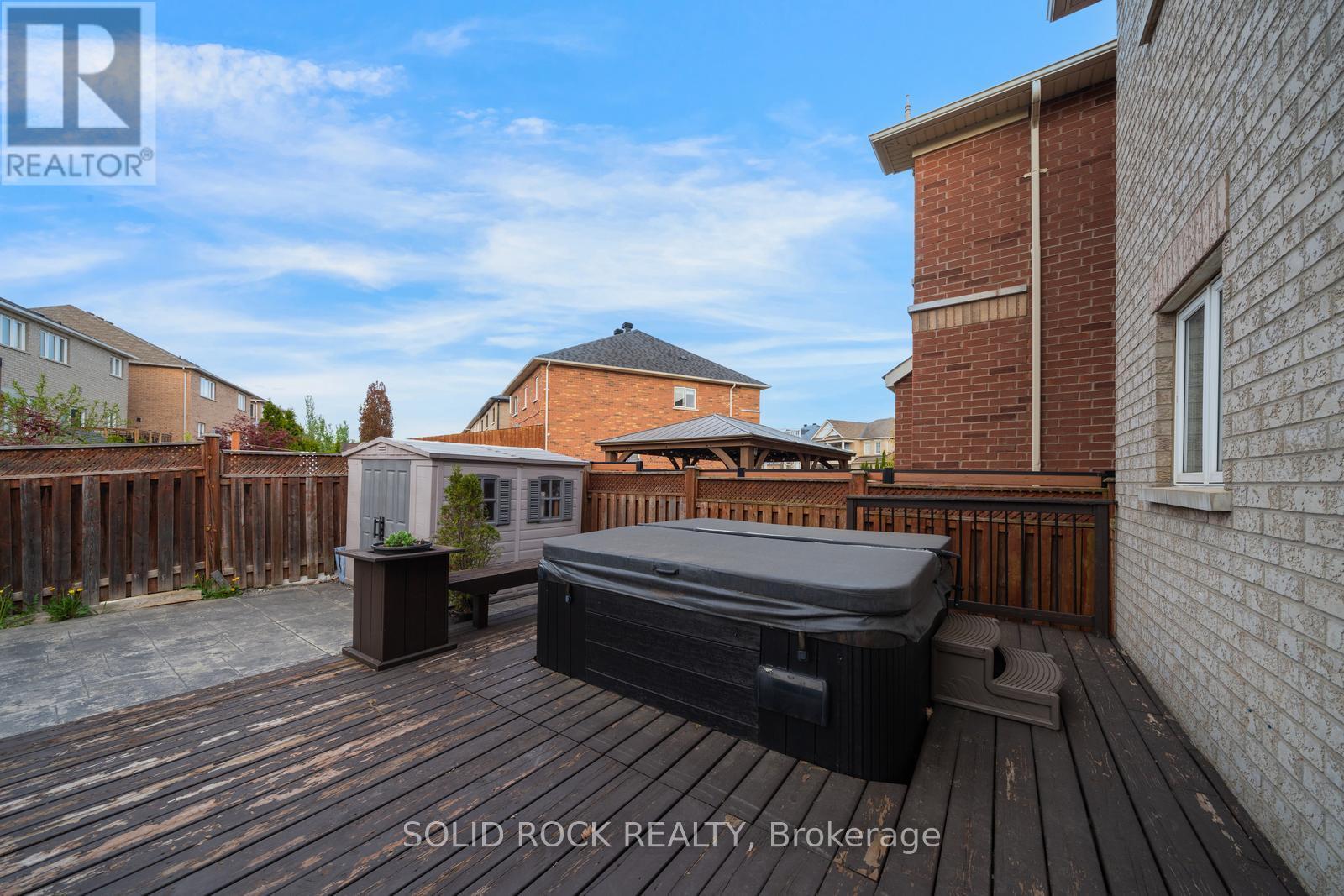 32 Albert Roffey Crescent Property Photo 43