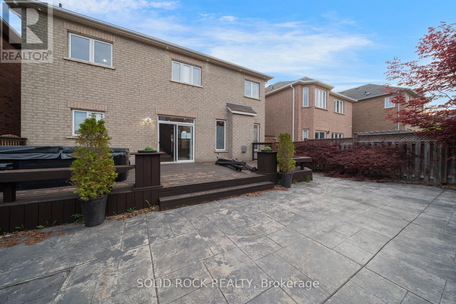 32 Albert Roffey Crescent Property Photo 44