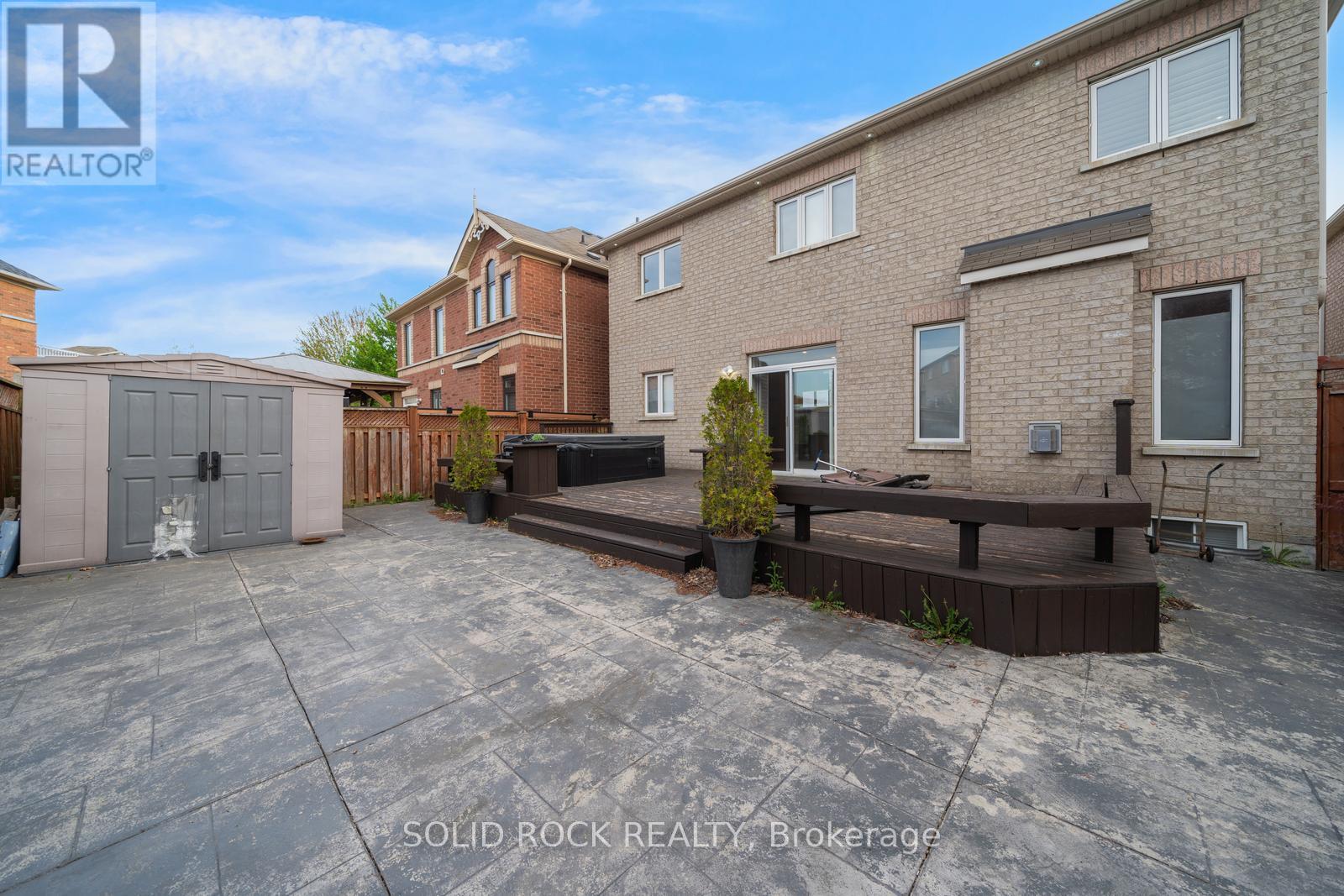 32 Albert Roffey Crescent Property Photo 46