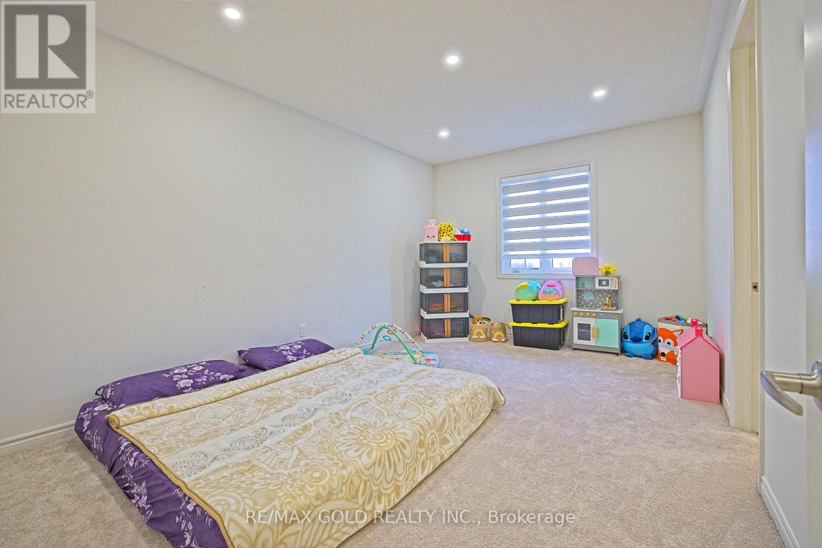 19 Marigold Boulevard Property Photo 37