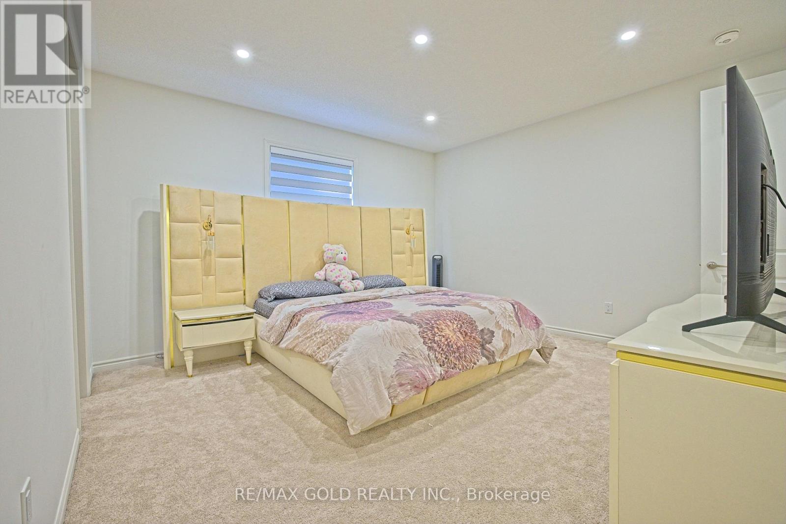 19 Marigold Boulevard Property Photo 40