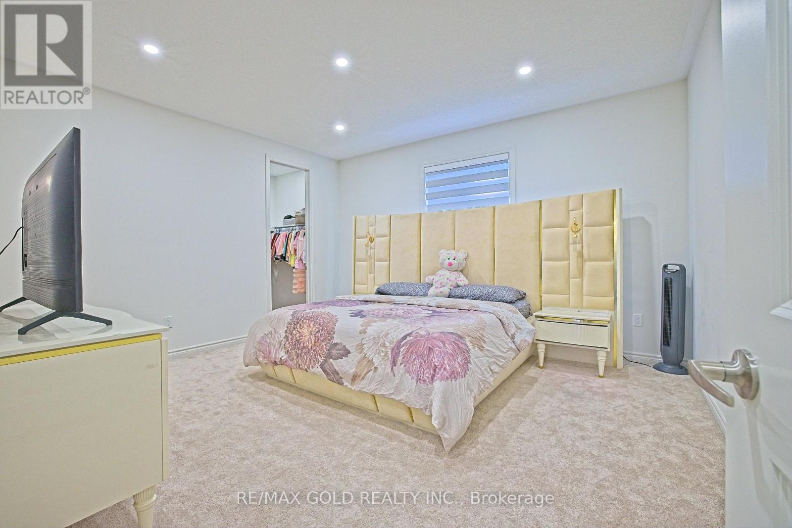 19 Marigold Boulevard Property Photo 41