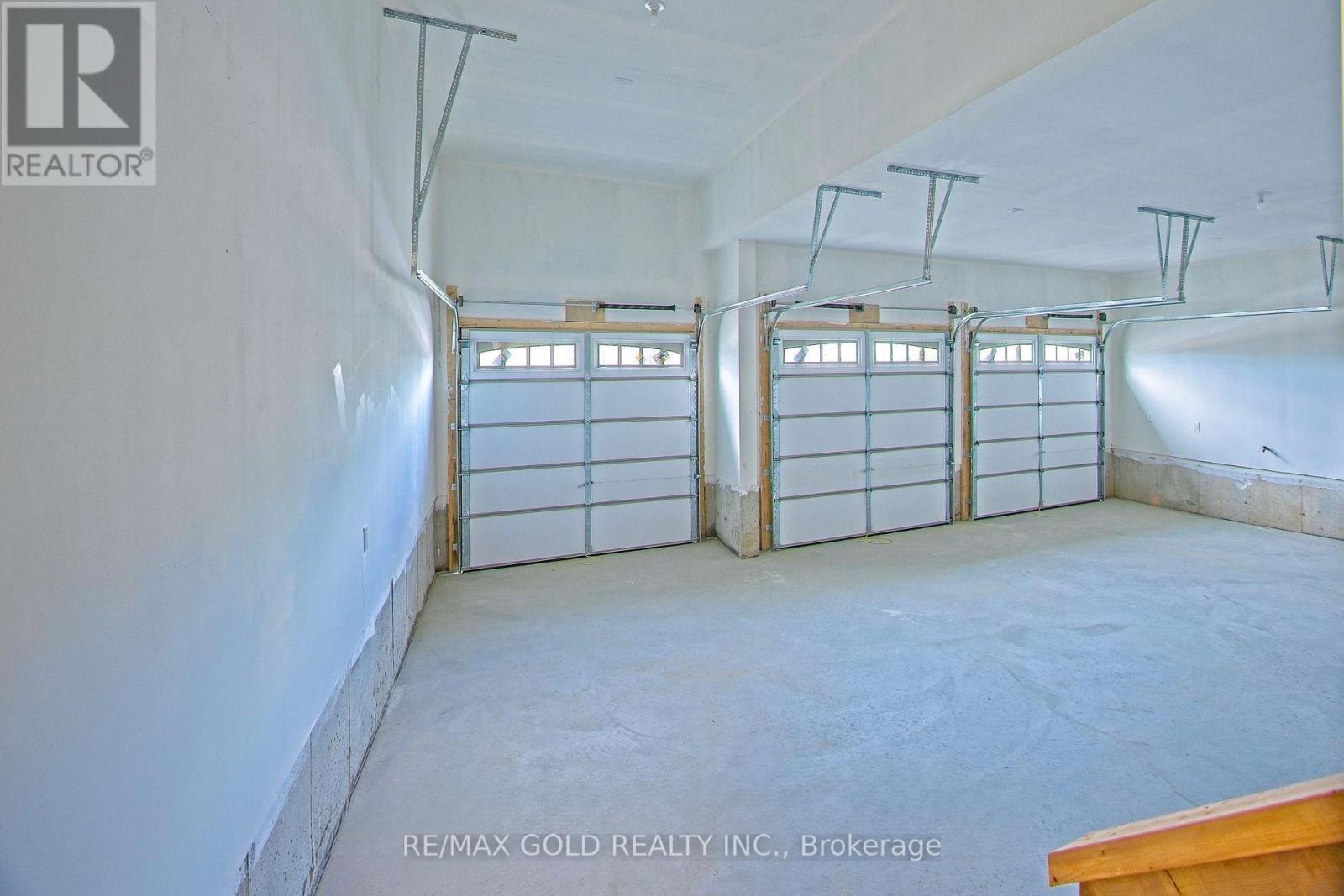 19 Marigold Boulevard Property Photo 48