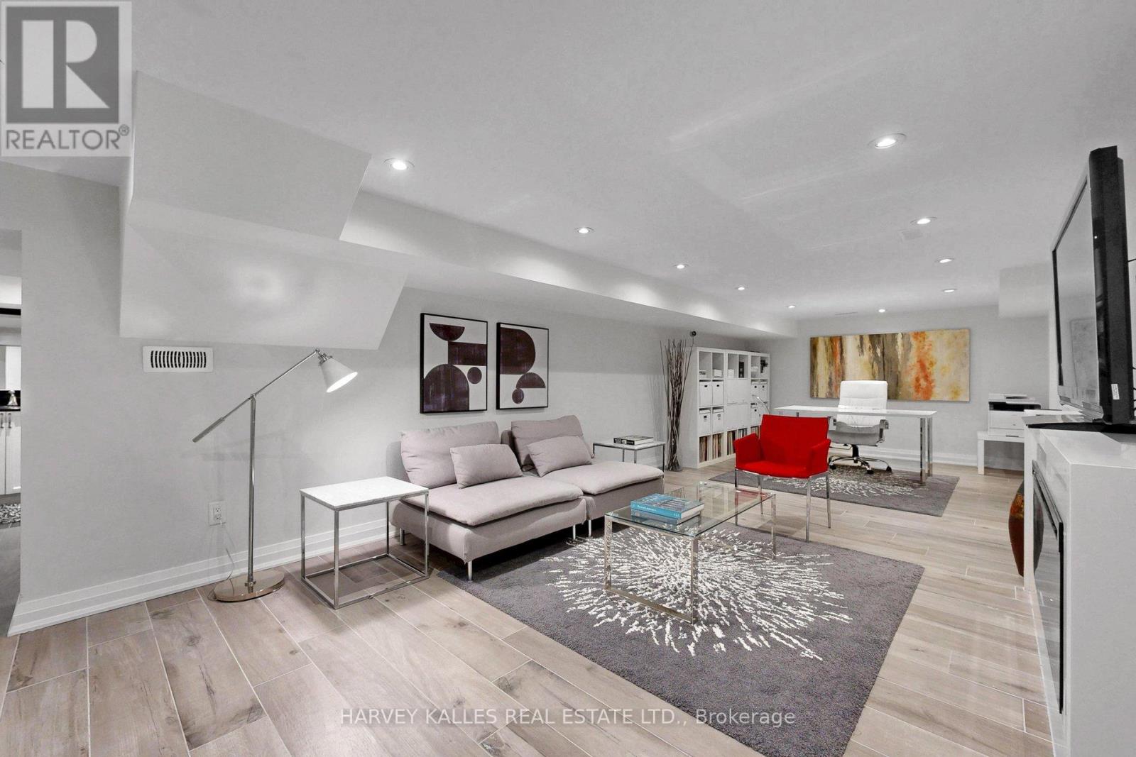 21 Kellam Street Property Photo 35