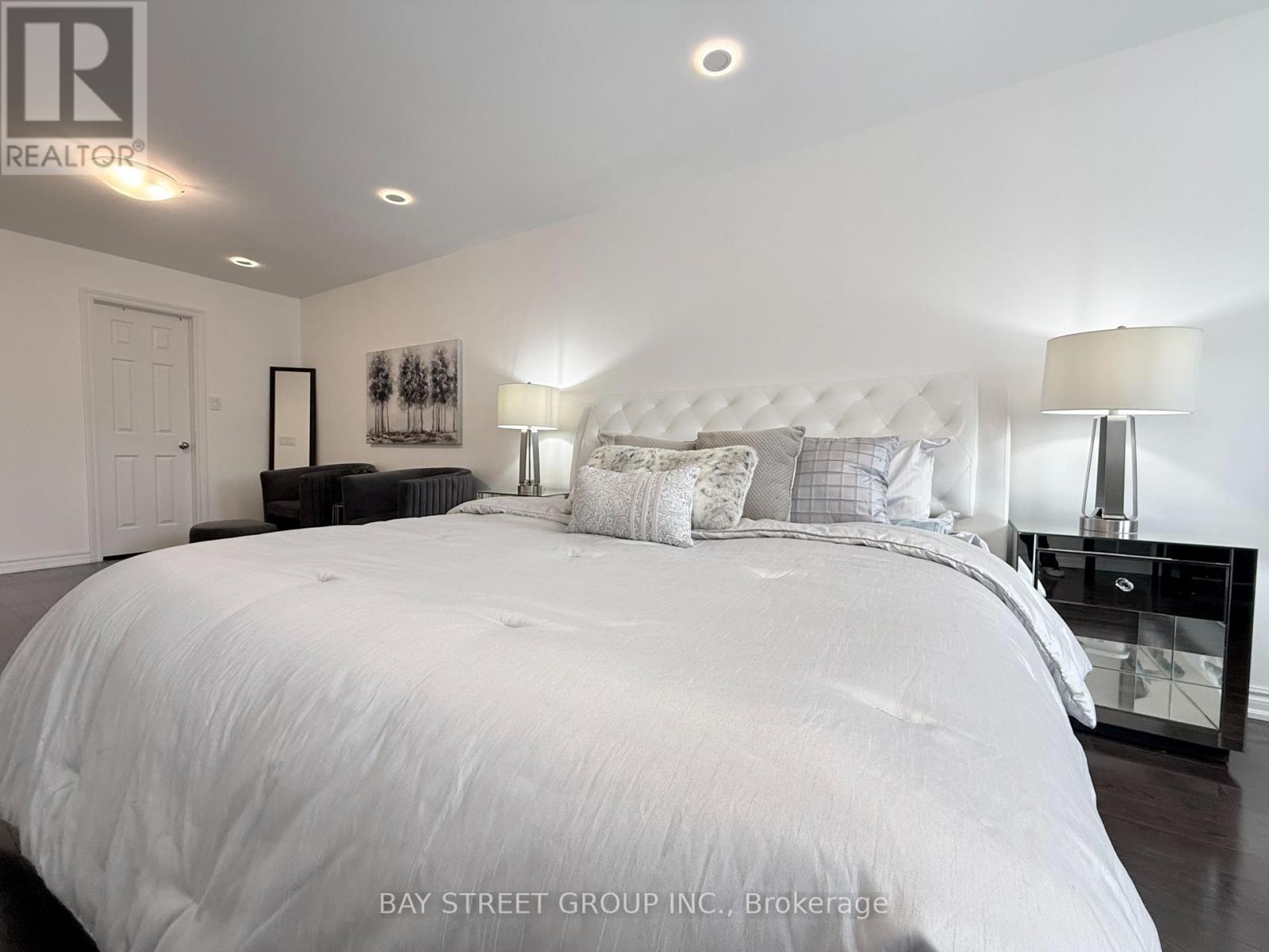 212 Risebrough Circuit Property Photo 15