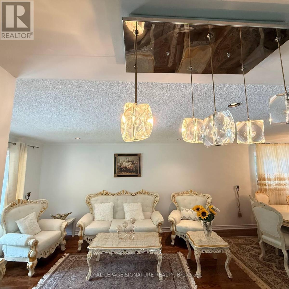 117 Romfield Circuit Property Photo 7