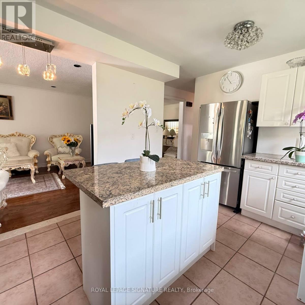 117 Romfield Circuit Property Photo 12
