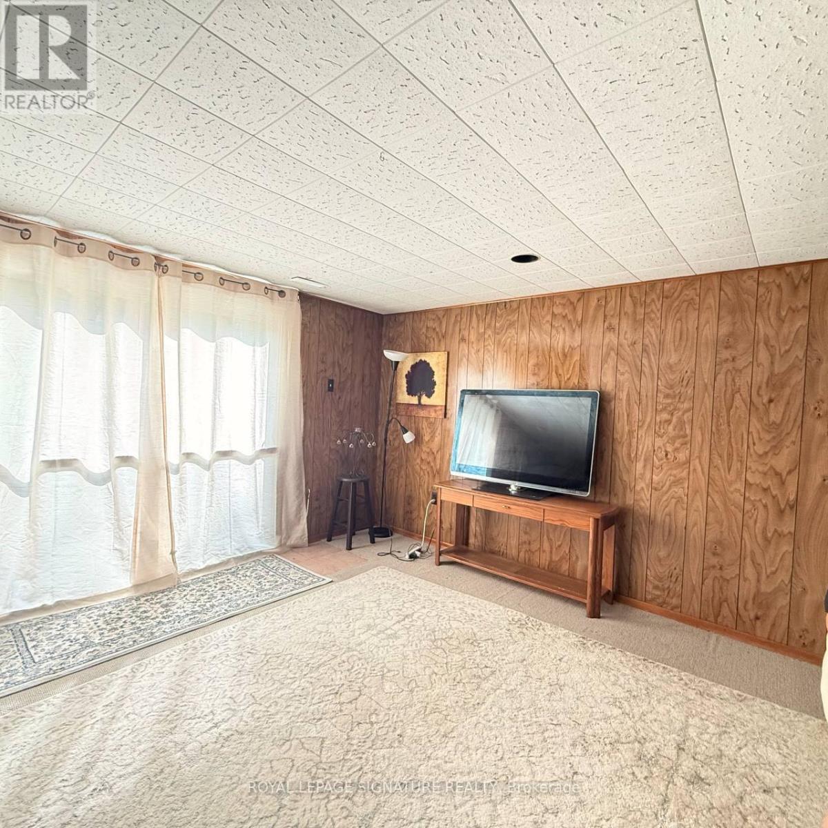 117 Romfield Circuit Property Photo 15