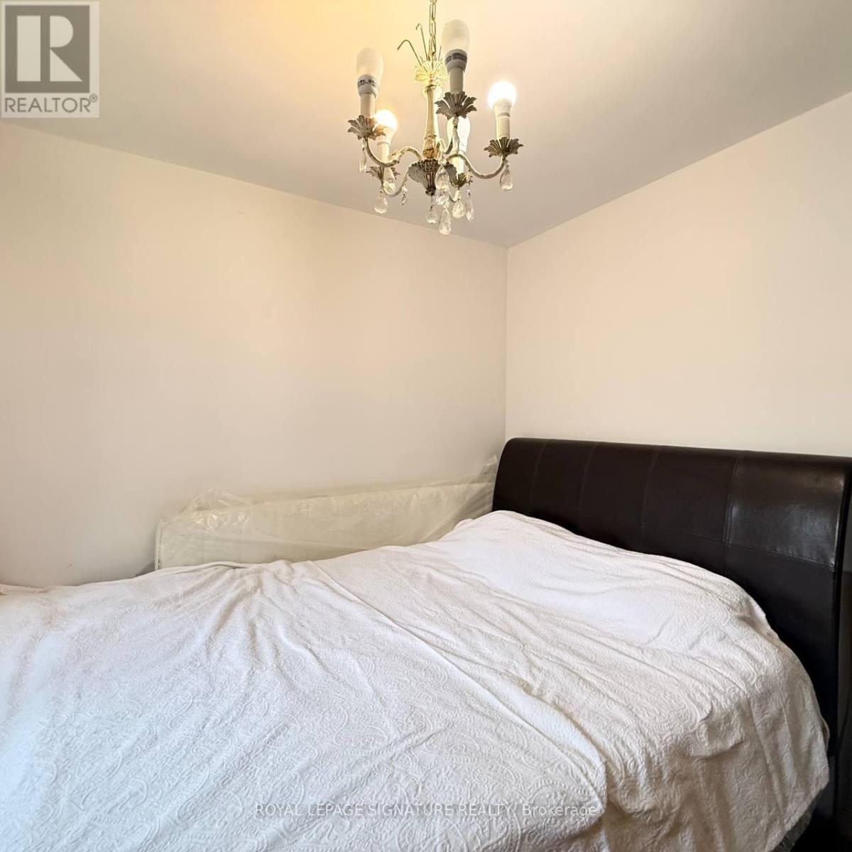117 Romfield Circuit Property Photo 21