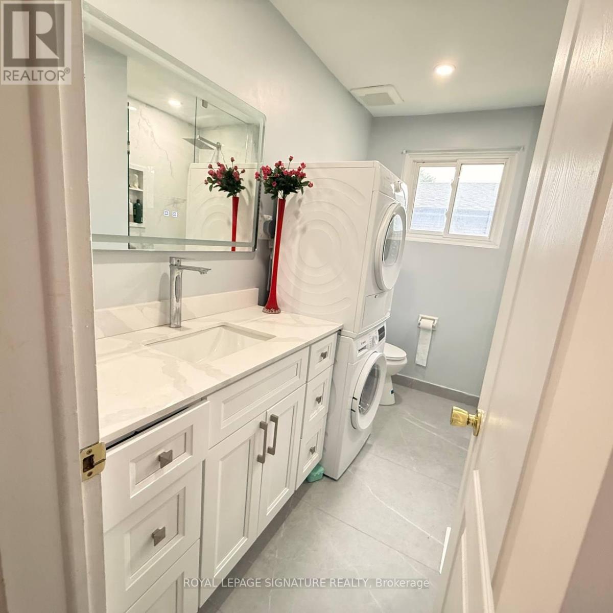 117 Romfield Circuit Property Photo 23