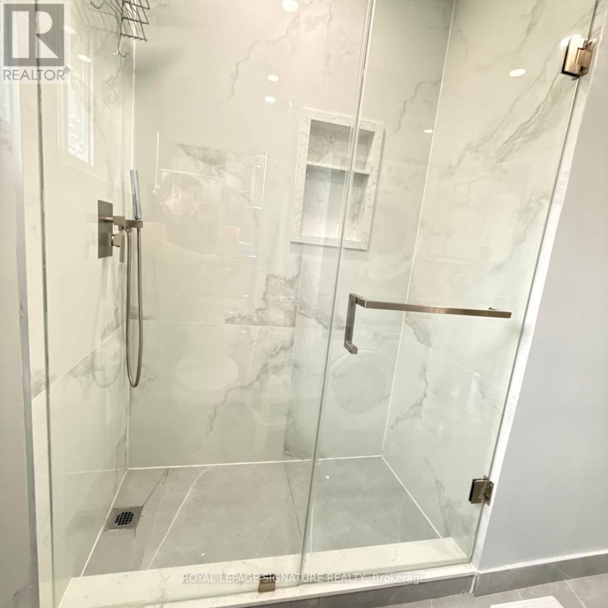 117 Romfield Circuit Property Photo 24