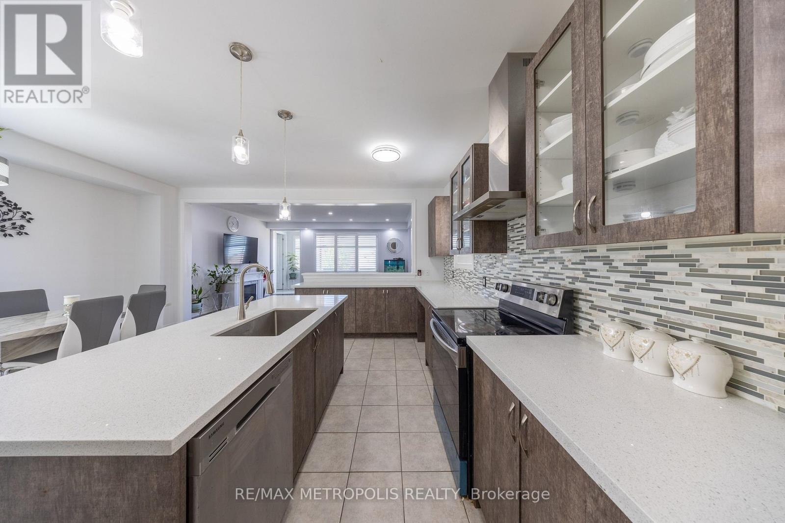 36 Michaelis Street Property Photo 14