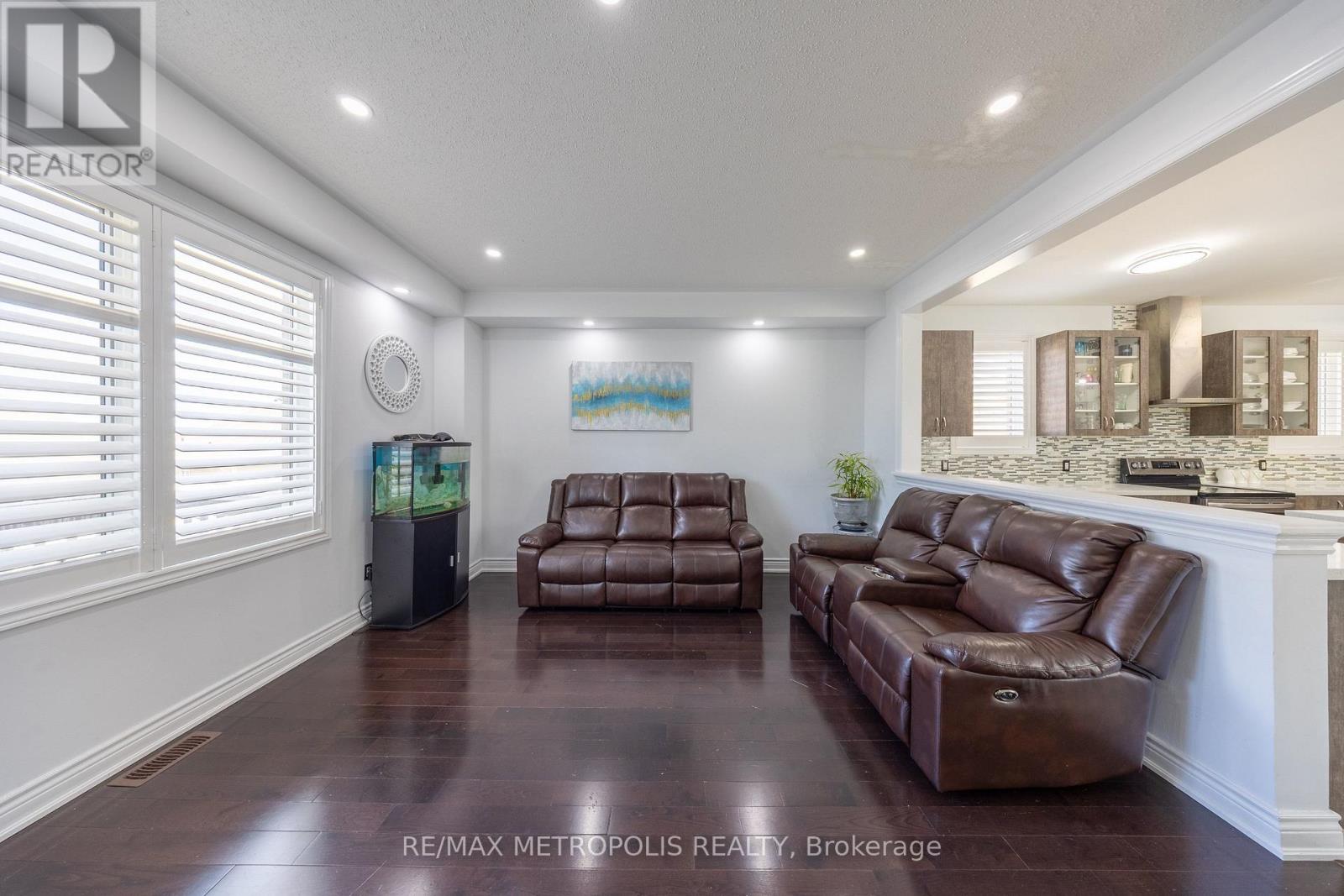 36 Michaelis Street Property Photo 17