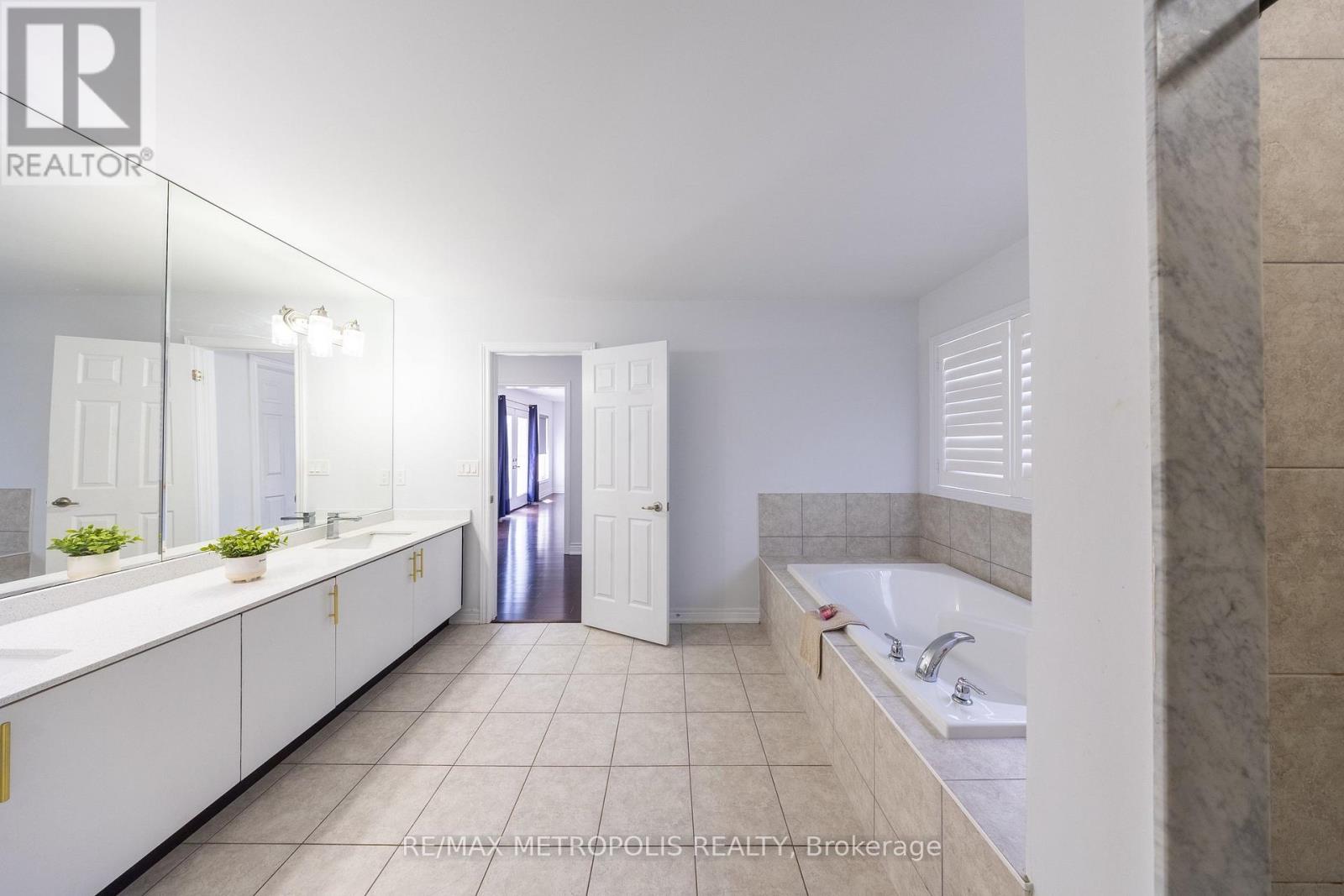 36 Michaelis Street Property Photo 37