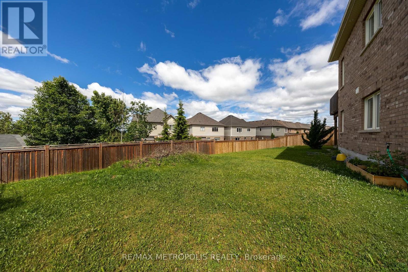 36 Michaelis Street Property Photo 48