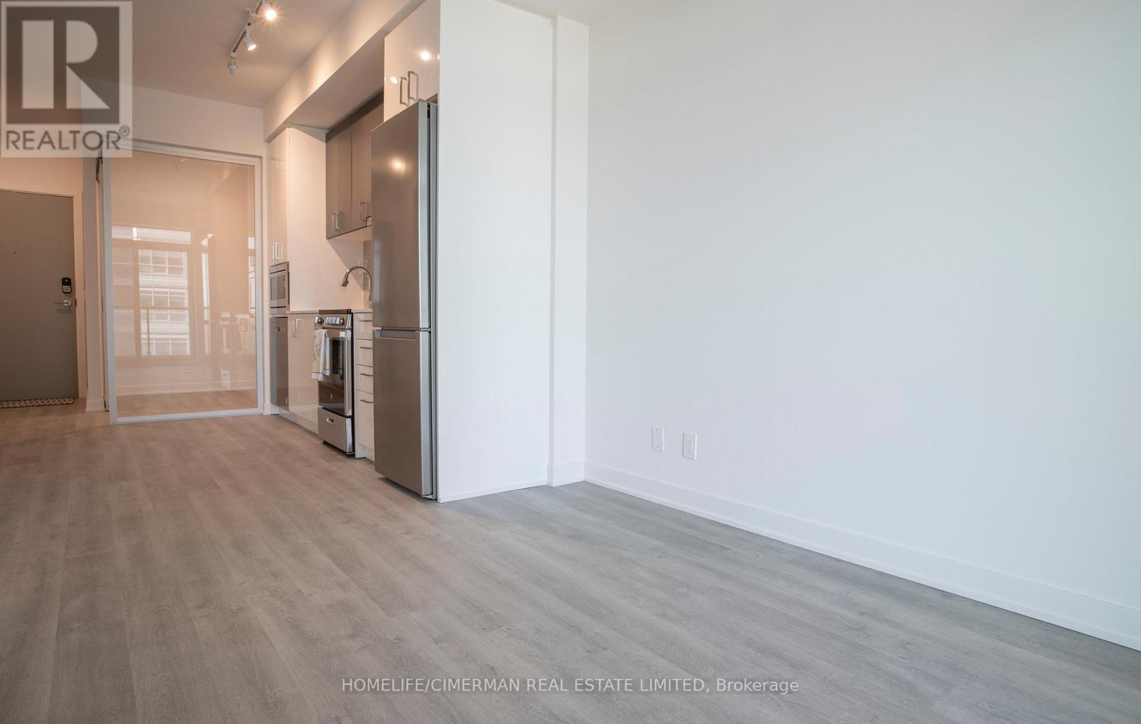 Suite A - 2008 - 30 Upper Mall Way Property Photo 17
