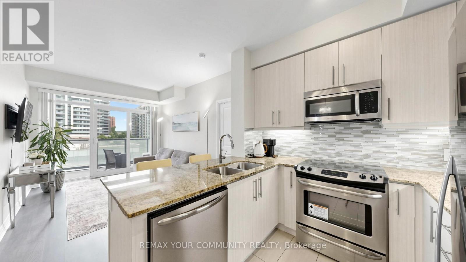 408 - 55 ONEIDA CRESCENT