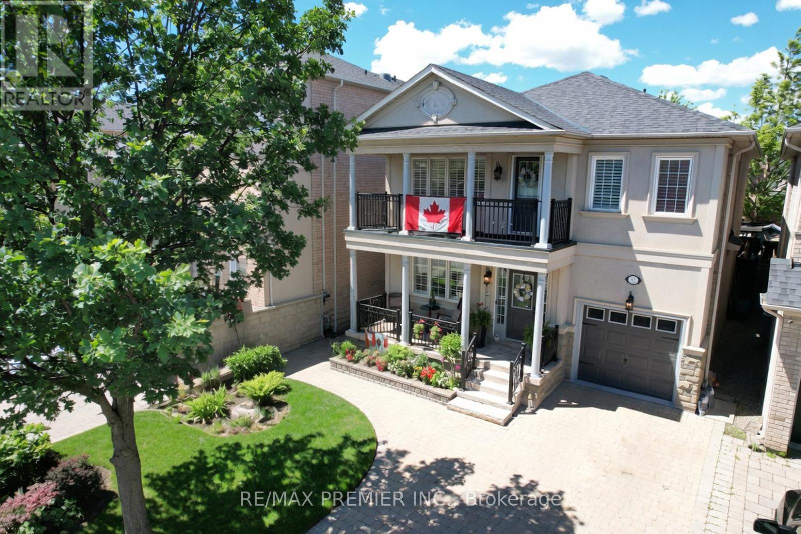 32 Timberwolf Crescent Property Photo 1