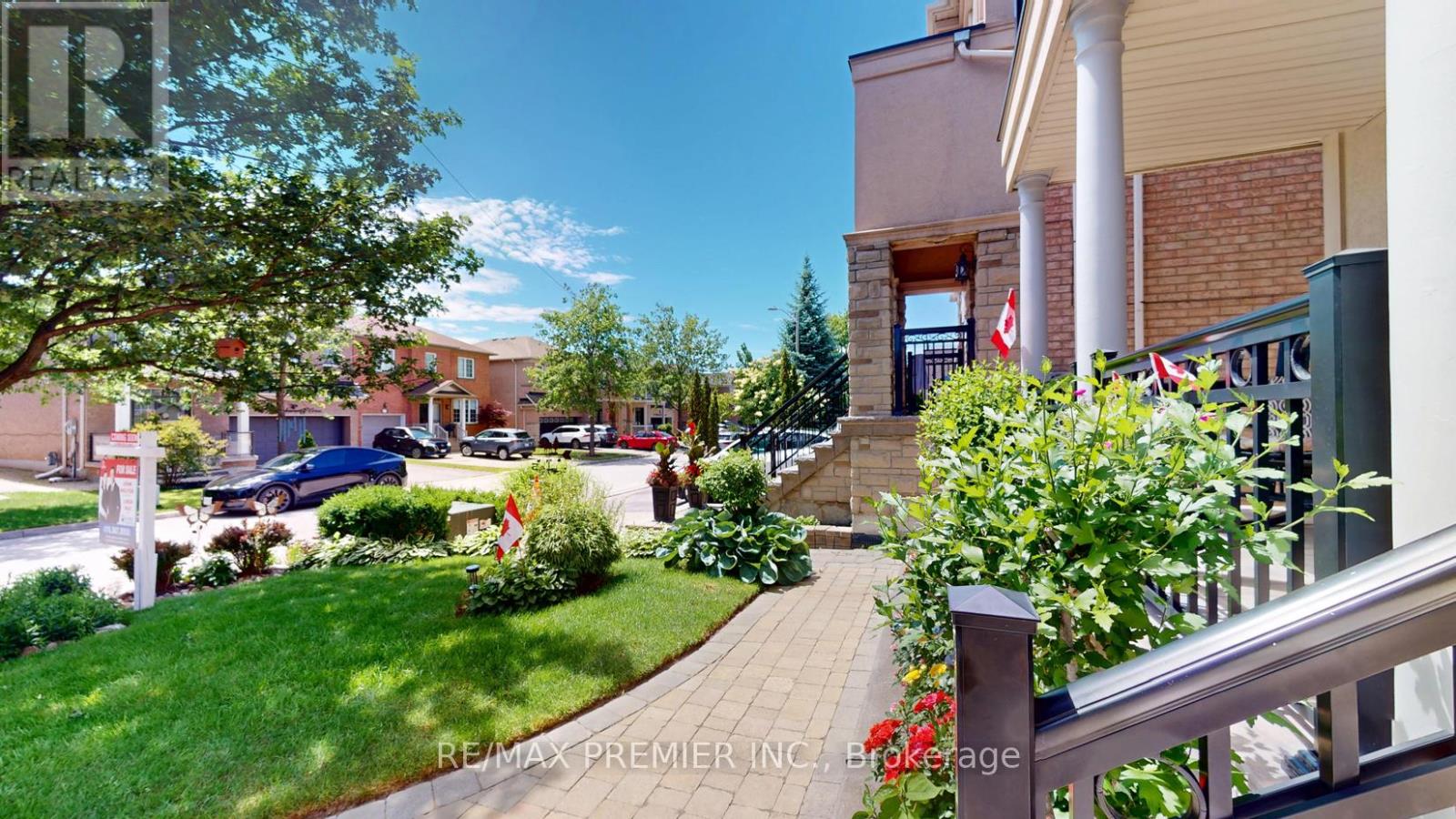 32 Timberwolf Crescent Property Photo 2