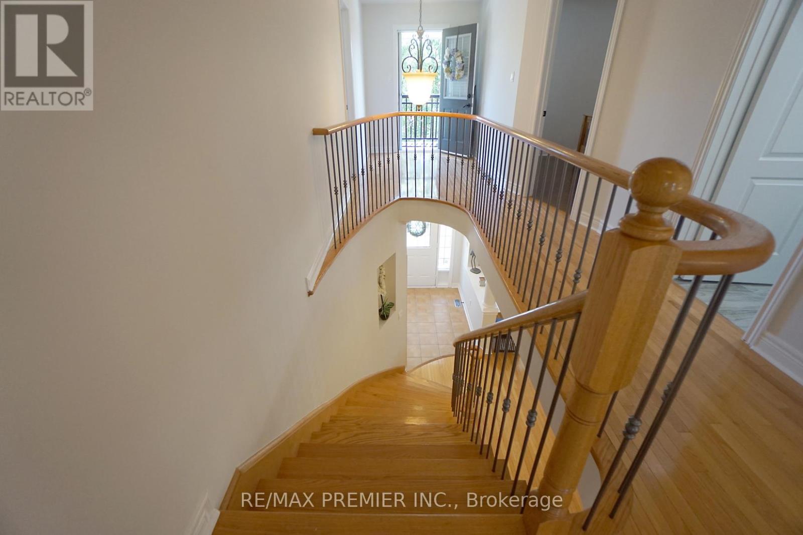 32 Timberwolf Crescent Property Photo 9