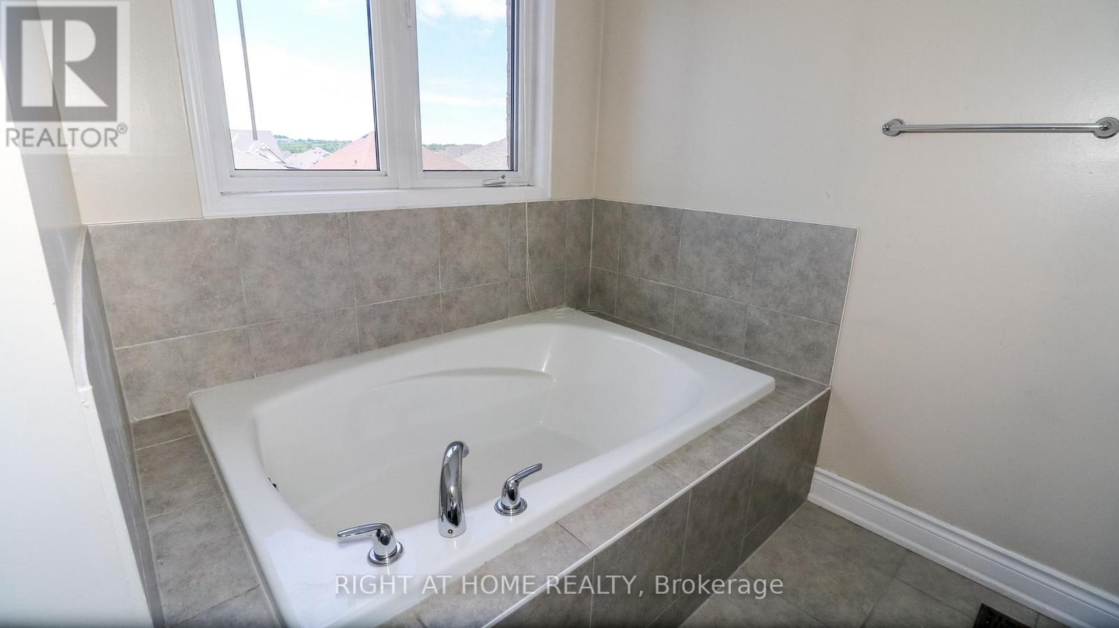 8 Cherry Lane Property Photo 18