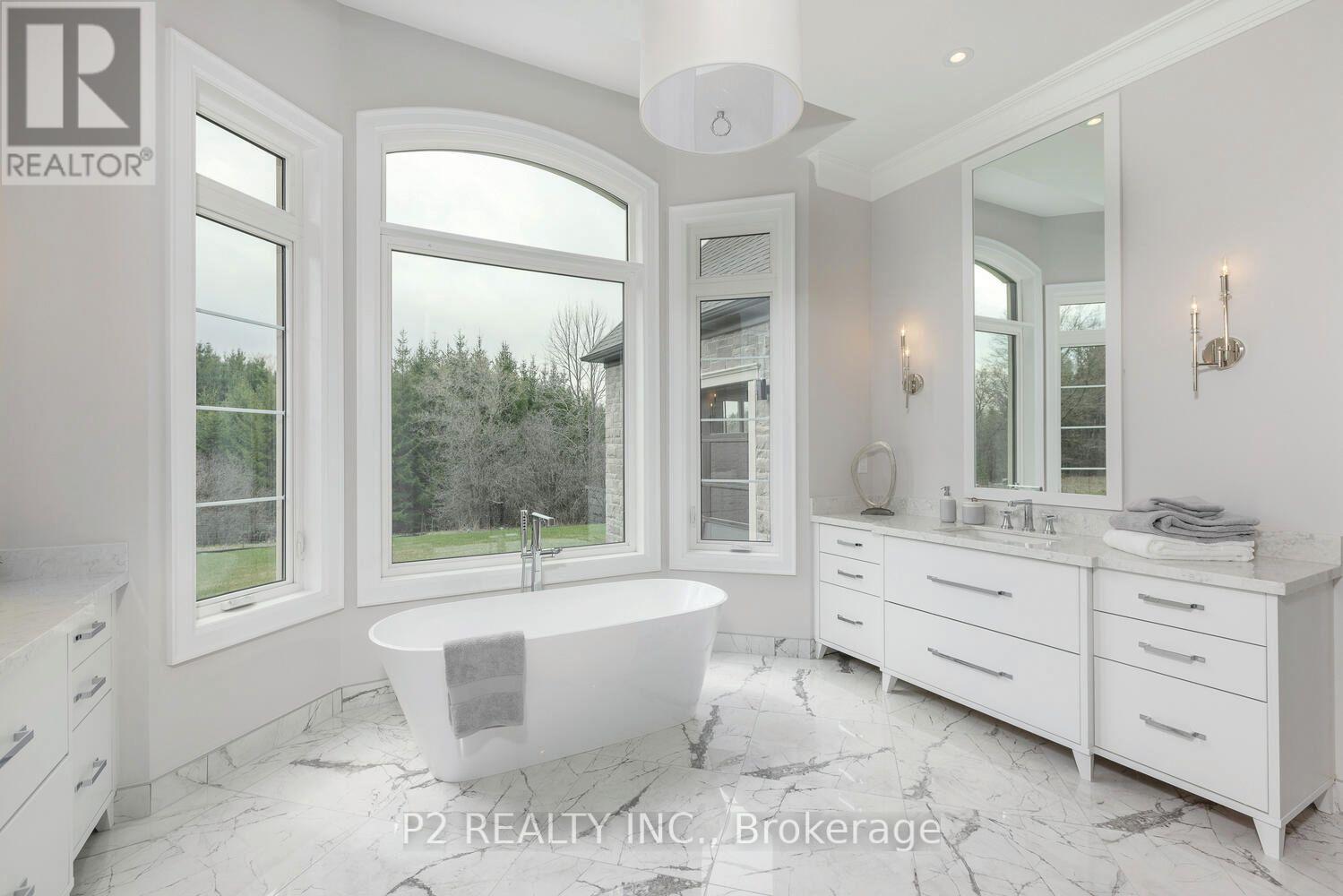 33 Newton Reed Crescent Property Photo 8
