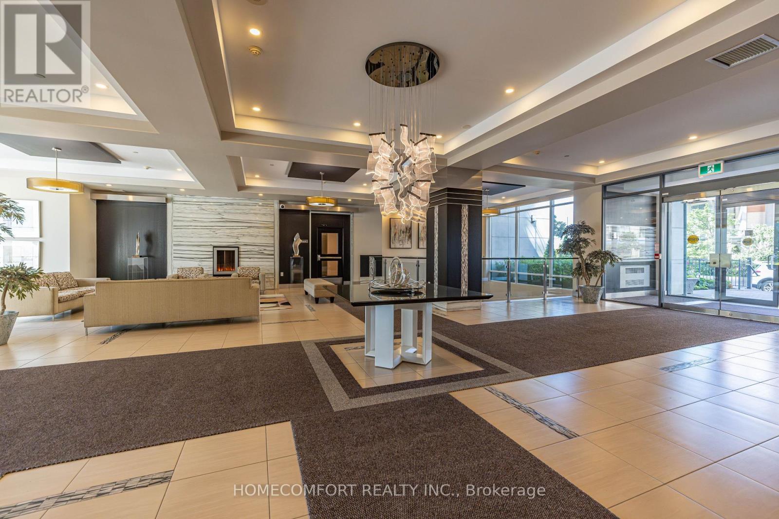 517 - 55 South Town Centre Boulevard Property Photo 2