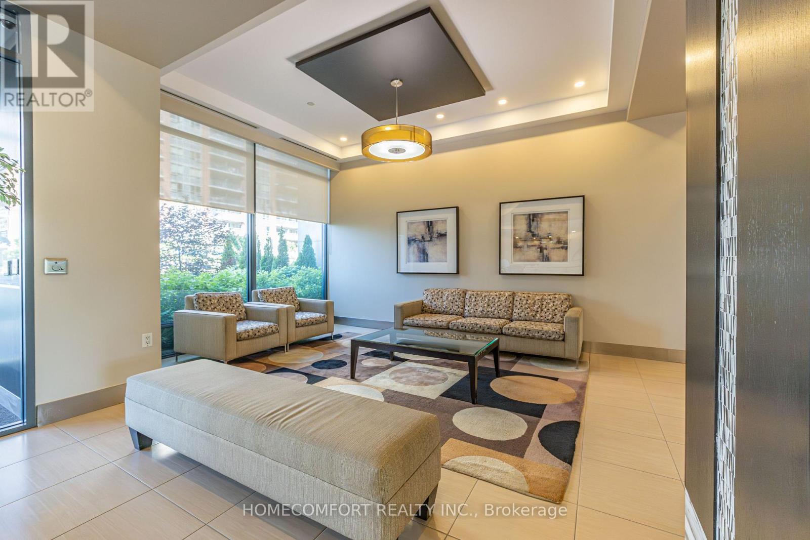 517 - 55 South Town Centre Boulevard Property Photo 4