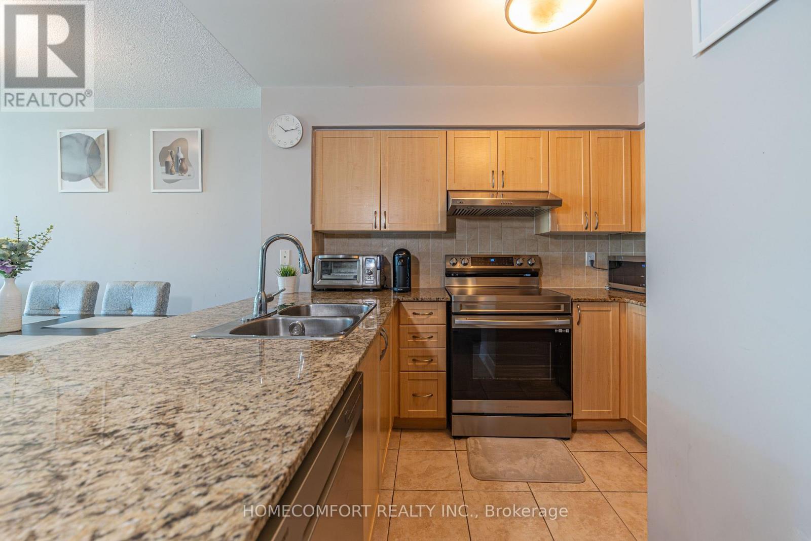 517 - 55 South Town Centre Boulevard Property Photo 14