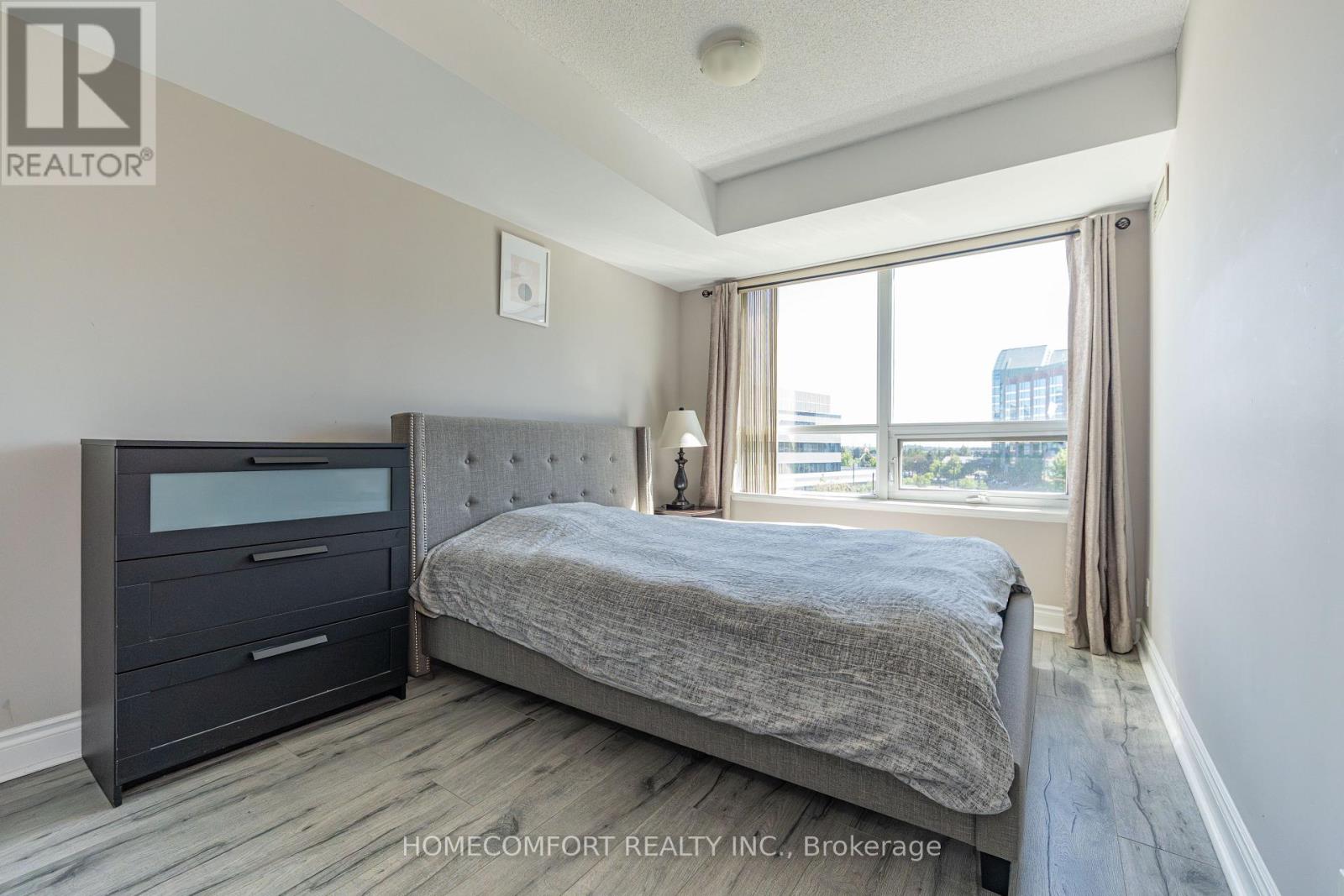 517 - 55 South Town Centre Boulevard Property Photo 16