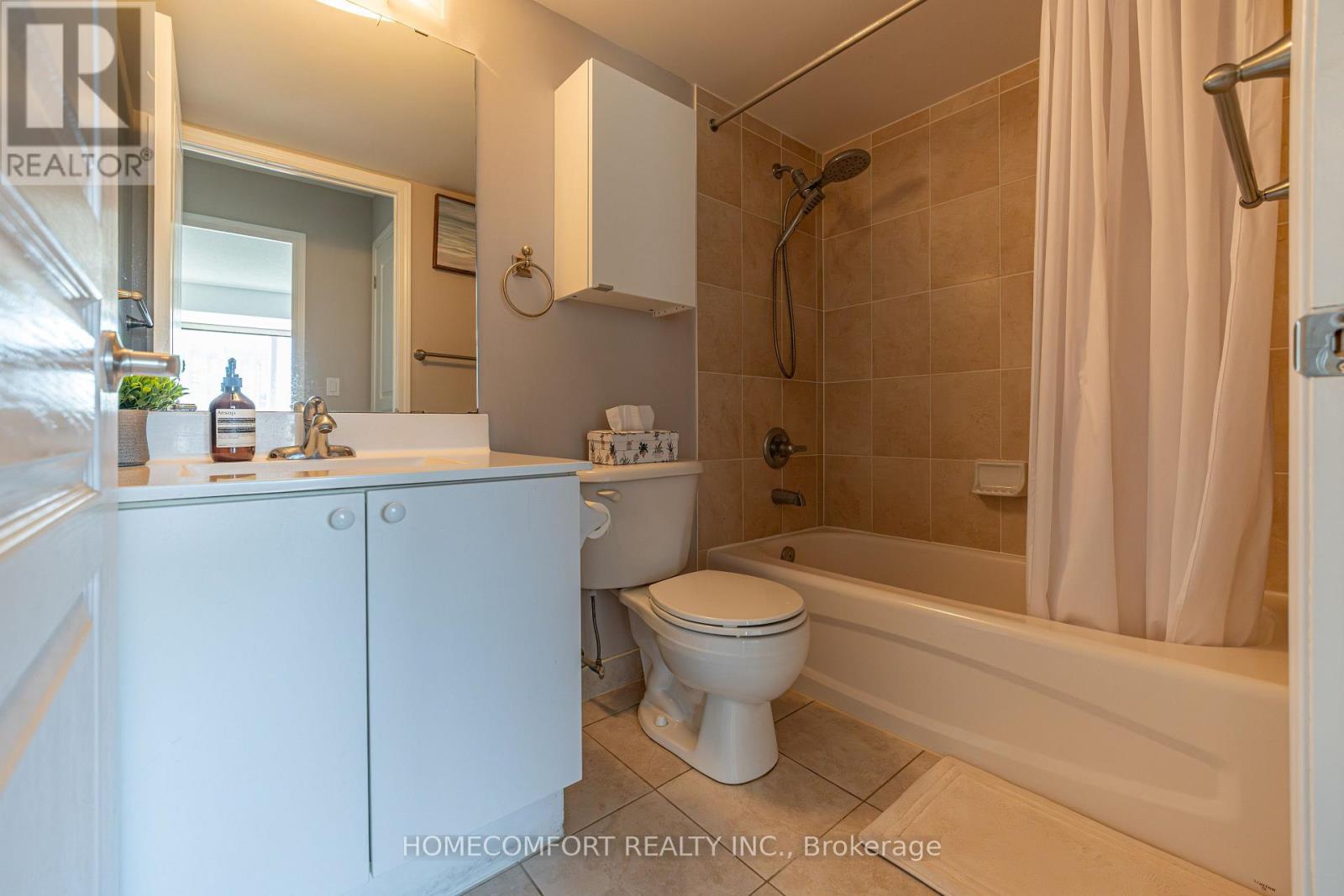 517 - 55 South Town Centre Boulevard Property Photo 17