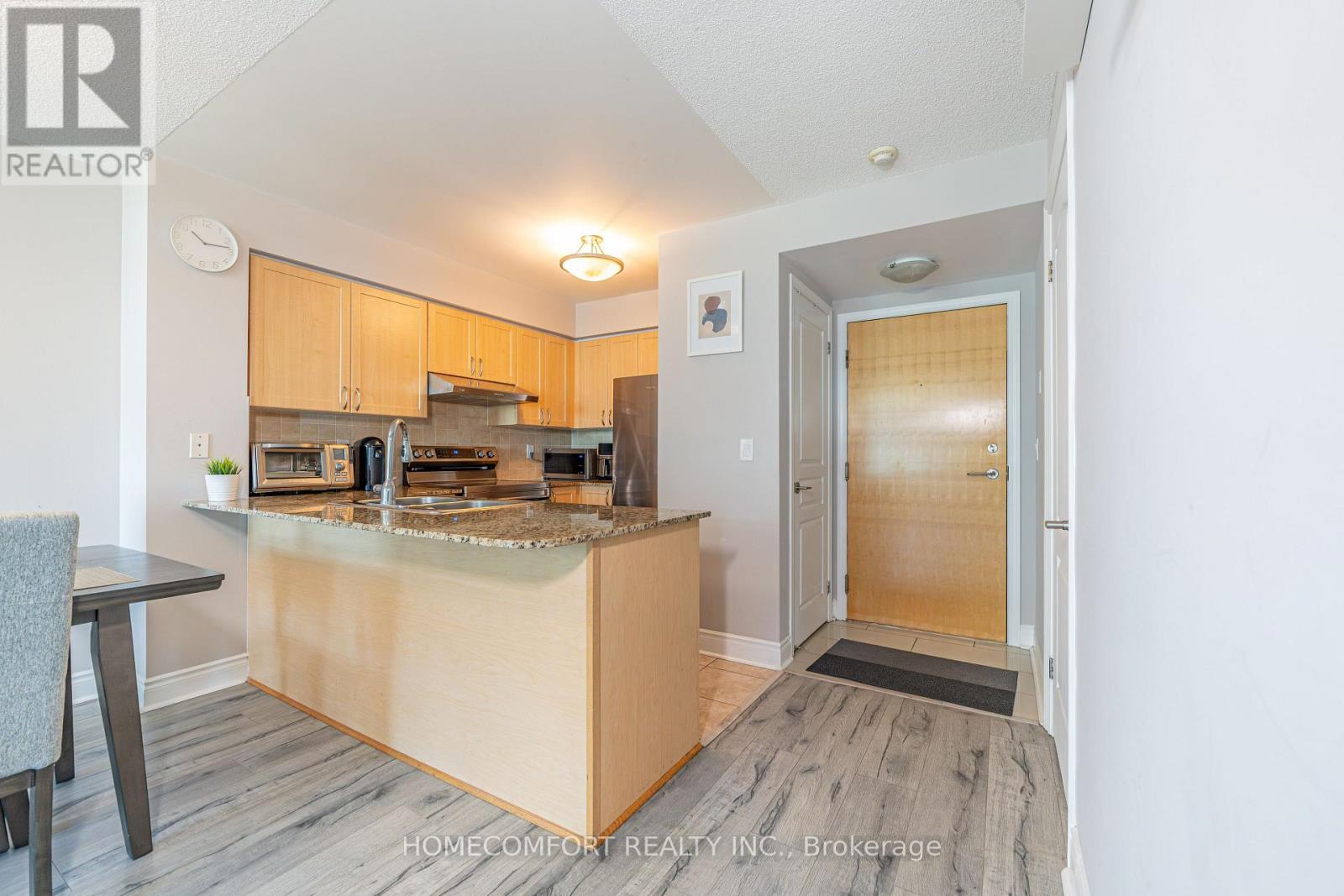 517 - 55 South Town Centre Boulevard Property Photo 23