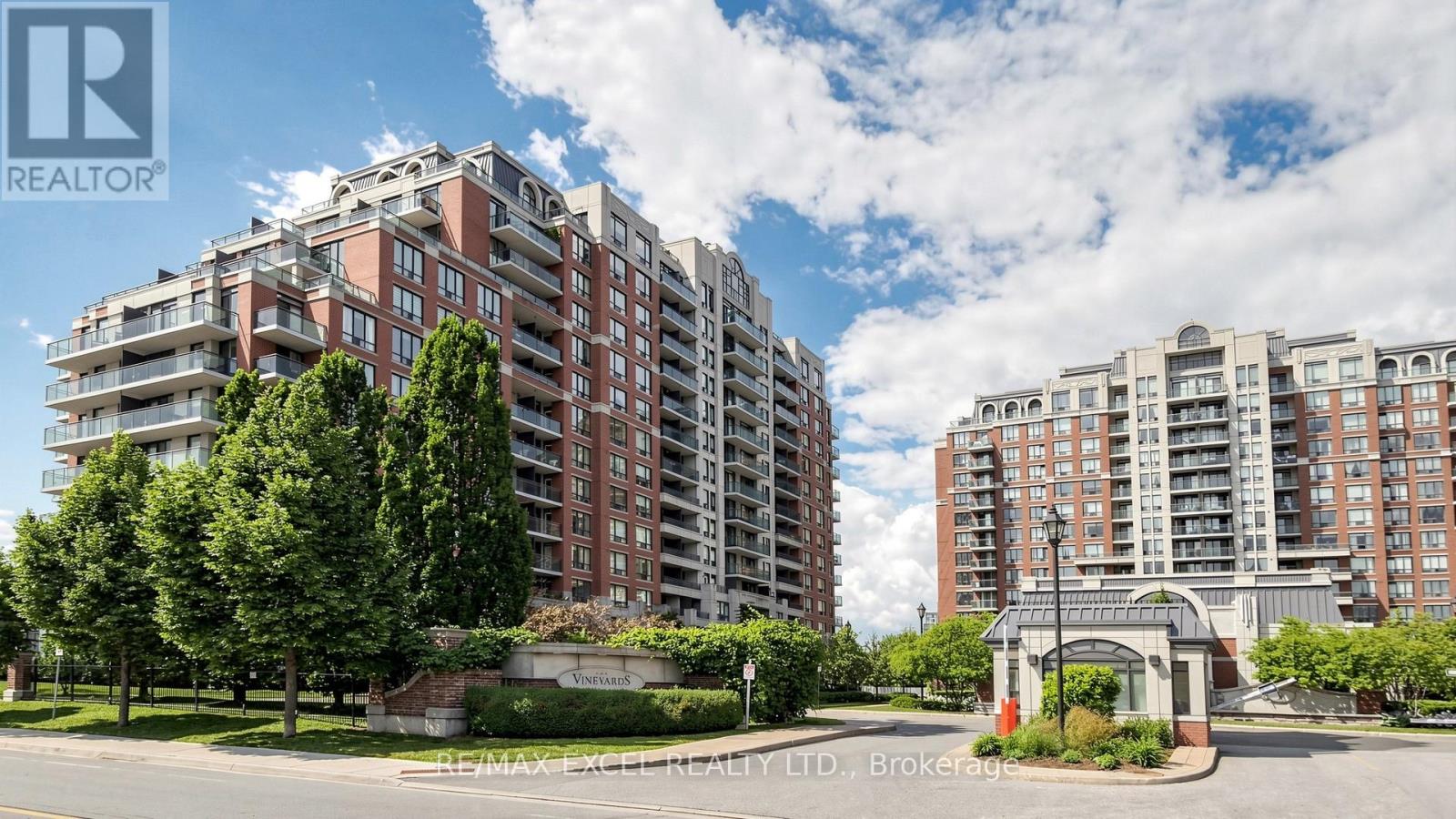 318 - 310 RED MAPLE ROAD