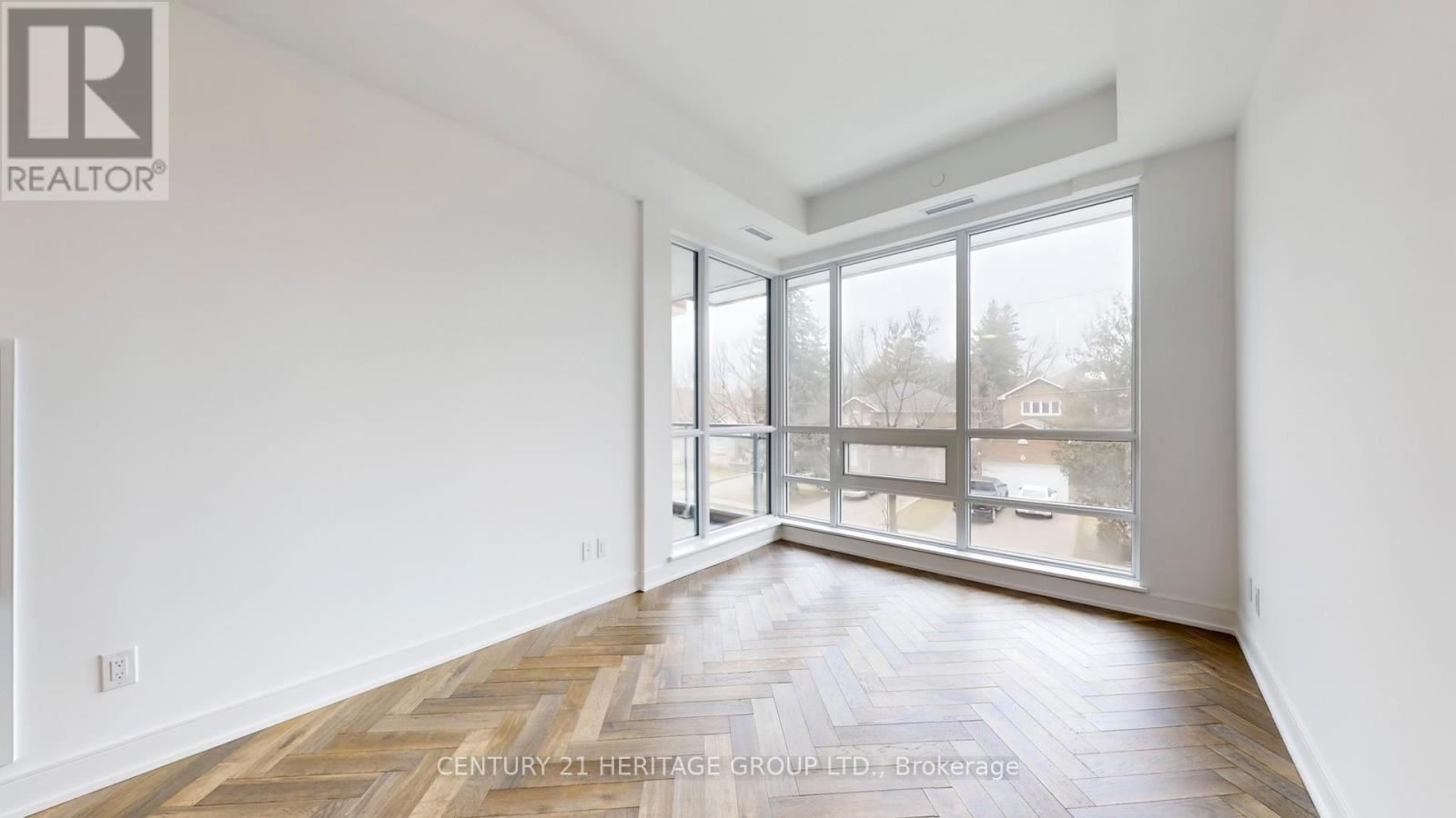 103 (l/w) - 8888 Yonge Street Property Photo 9